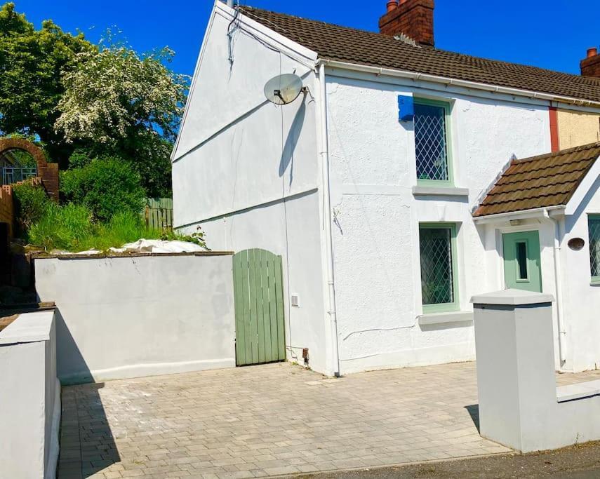 Beautiful Two Bedroom Holiday home Morriston