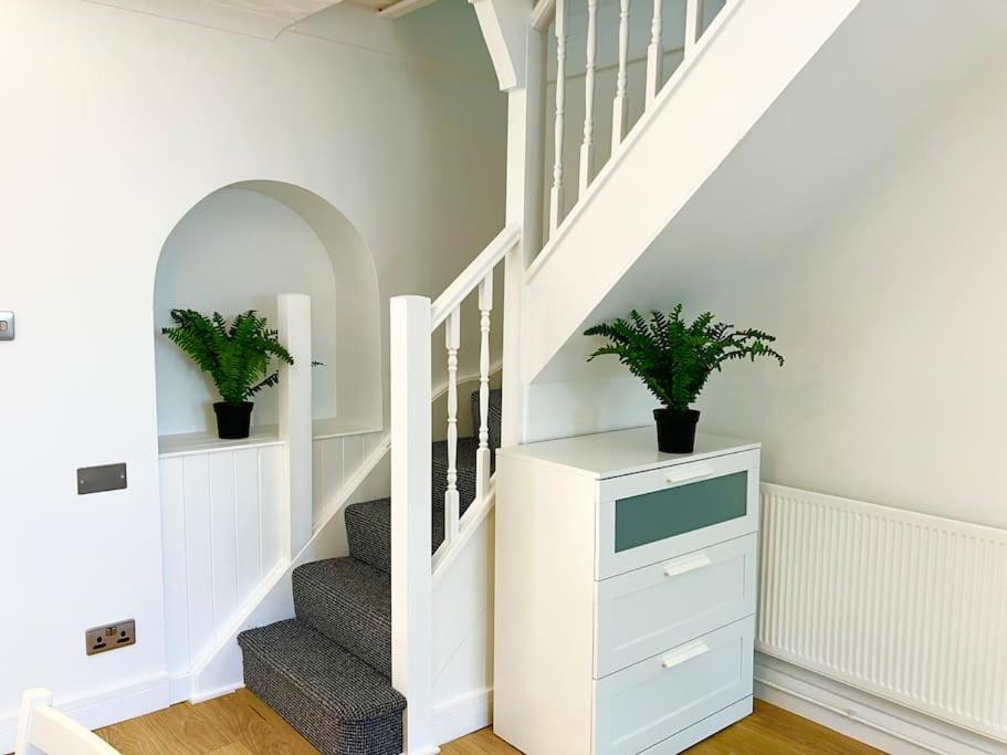 Beautiful Two Bedroom * Morriston